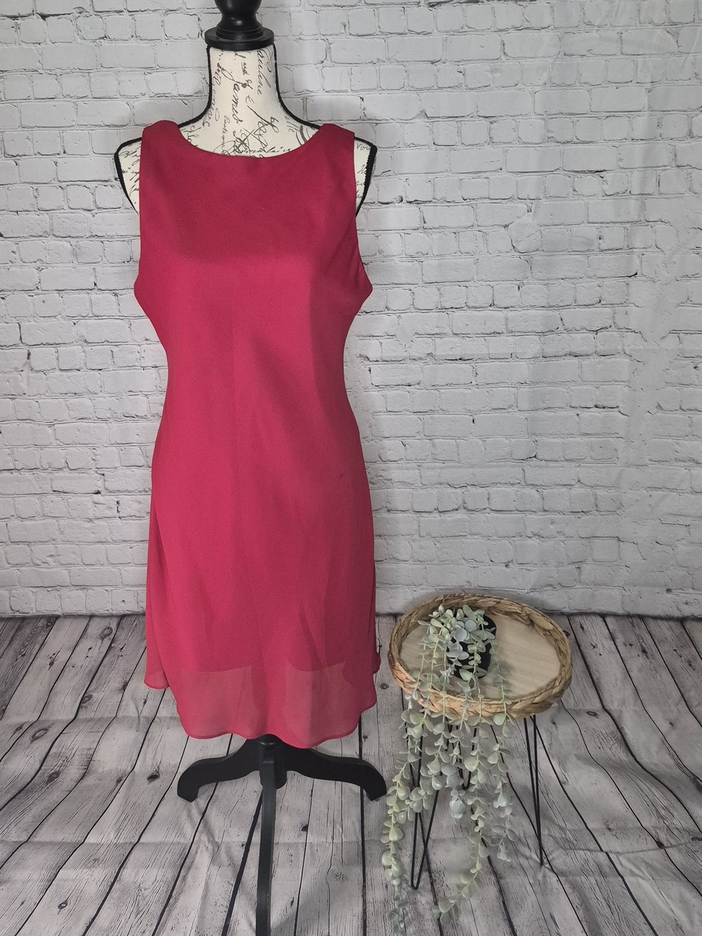 La Belle Sleeveless Bright Fuchsia Midi Dress